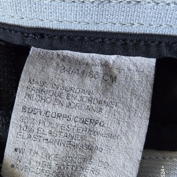 Under Armour Men's Black Athletic Shorts - Picture 5 of 7